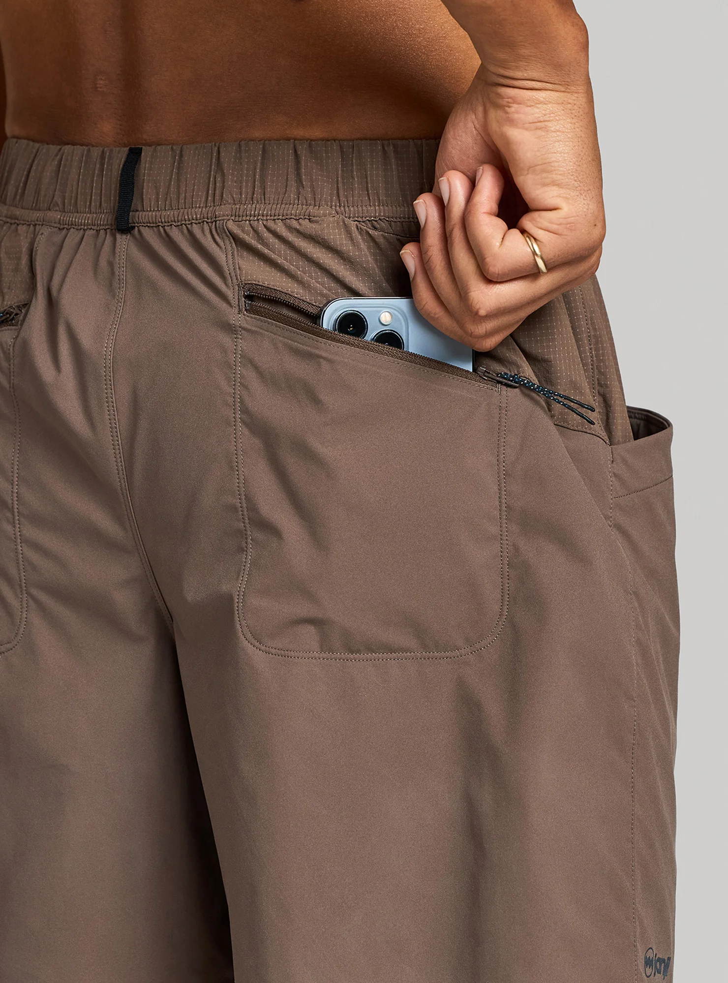 M's 6" Trekker Short - Image 9